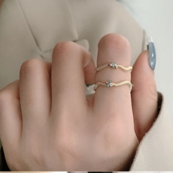 Jewlery - Picture 2 of 4